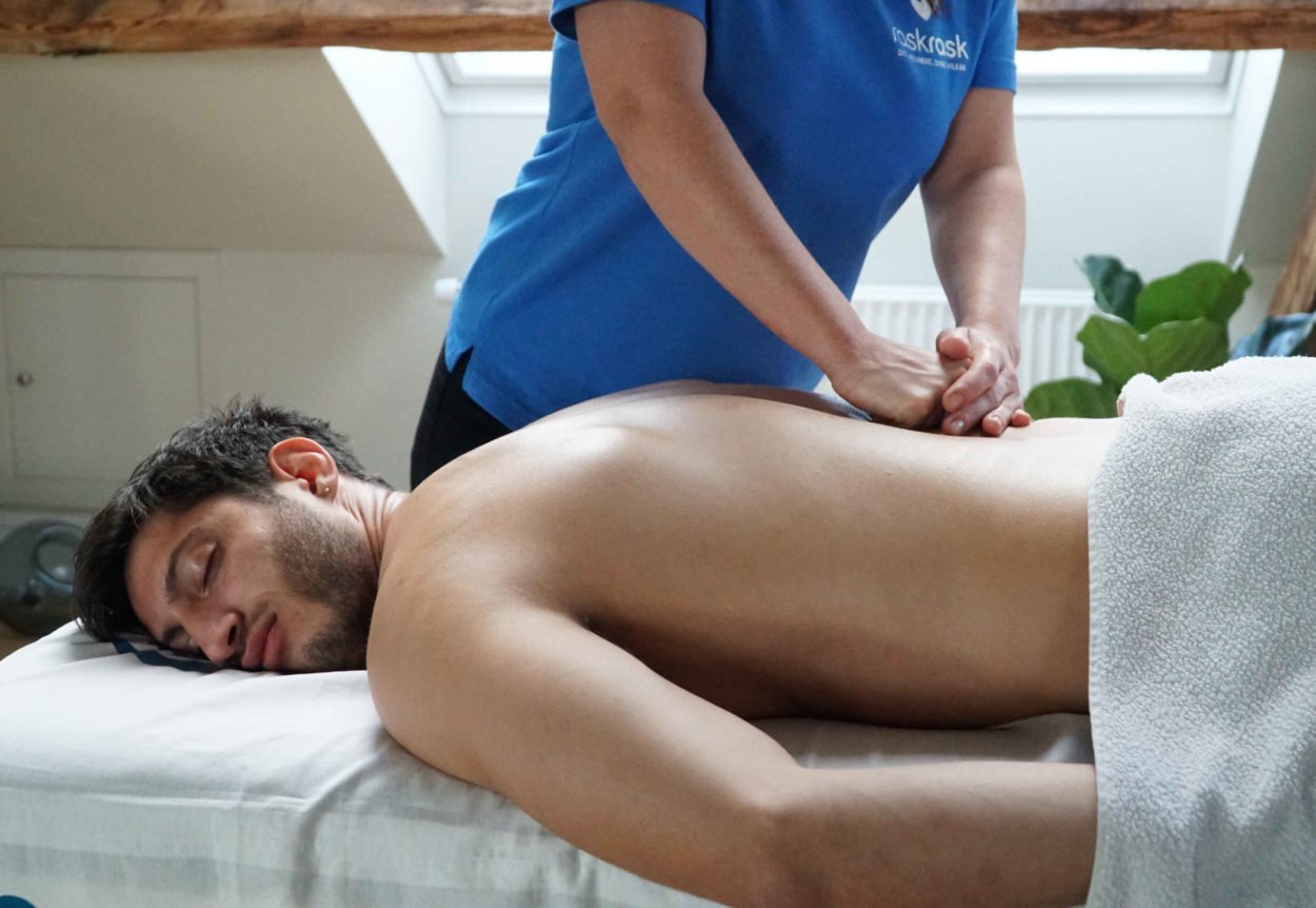 Massage af ryg i Aalborg i patientens hjem